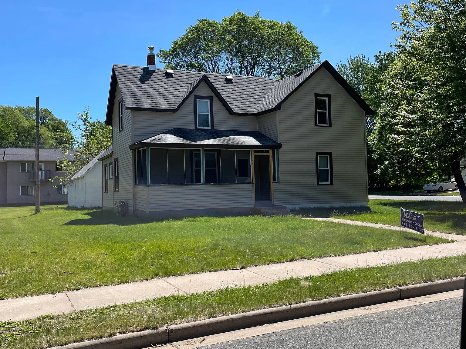 5 bed, 1330 sqft, $1,675 — Photo 1