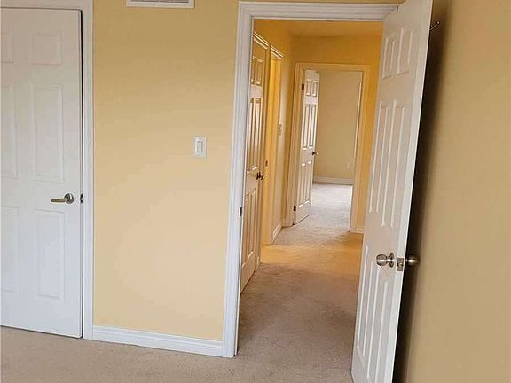 5th image of 420 Linden Dr #70