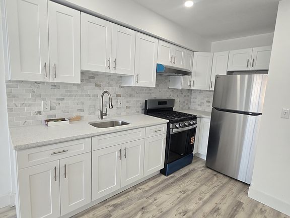 3rd image of 41-64 71st St #Penthouse