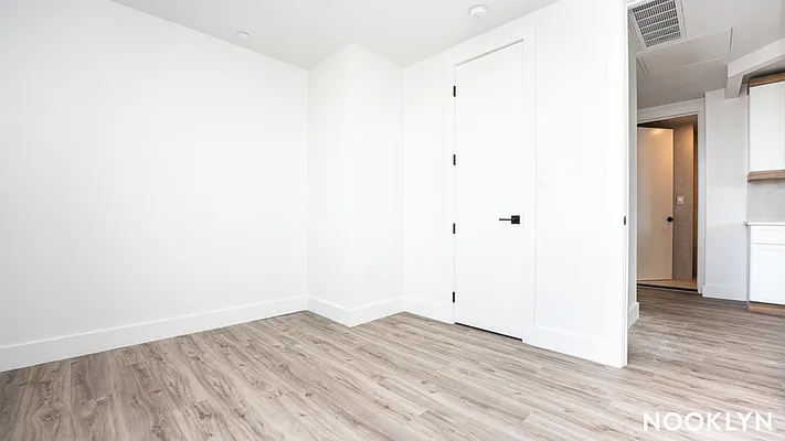 Rented by Nooklyn NYC LLC | media 25