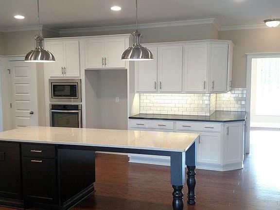 3rd image of 3385 Holywell Cir