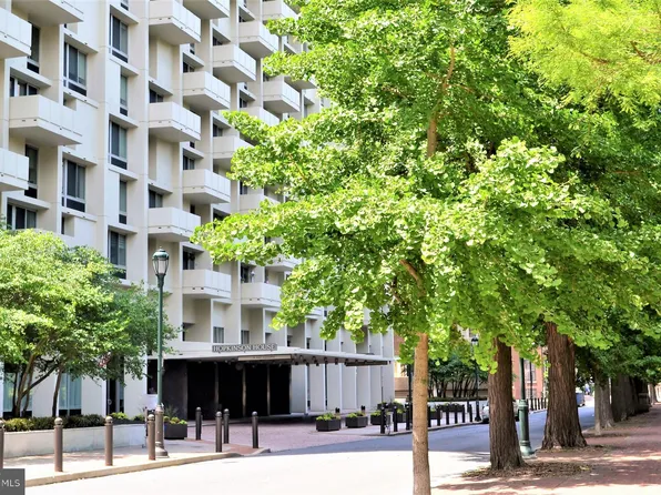 604 S Washington Sq #1816-1818, Philadelphia, PA 19106