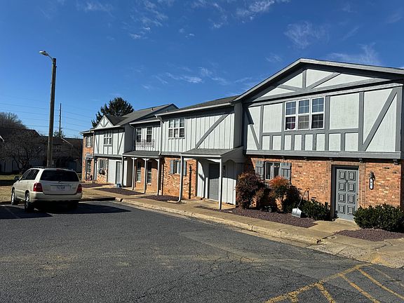 4th image of 1 Holly Ct #6C