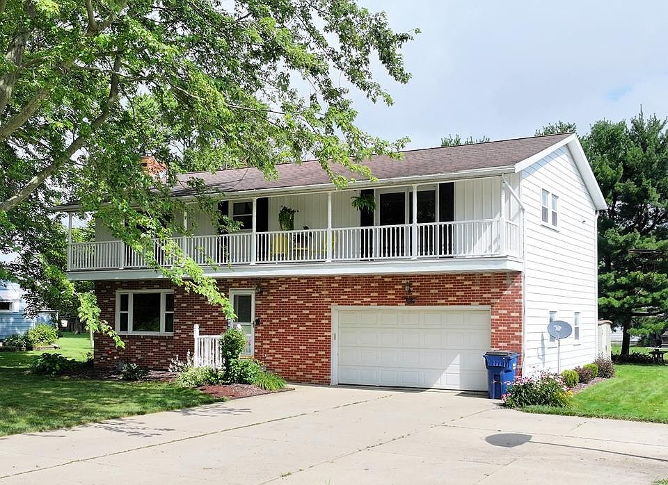 1st image of 135 W Smiley Ave