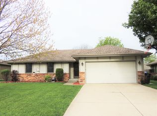 2825 SW Maxfield Rd, Topeka, KS 66614
