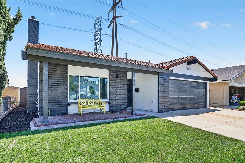4 bed, 1491 sqft, $4,500 — Photo 1