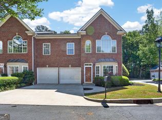 8000 Lexington Dr, Roswell, GA 30075