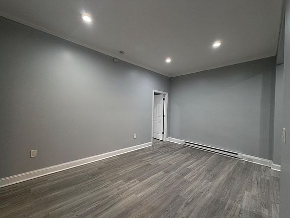 5th image of 345 Woodland St