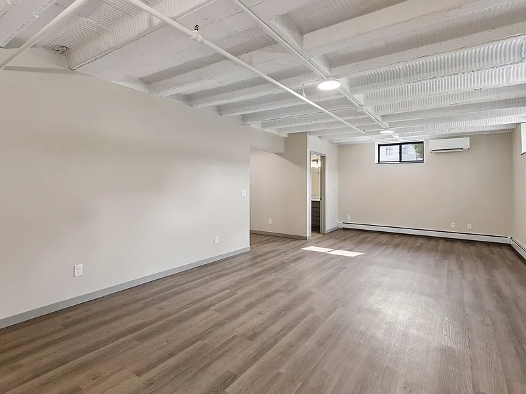 321 6th St E #2 — Photo 3