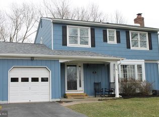96 Carl Sandburg Dr, Hamilton, NJ 08690
