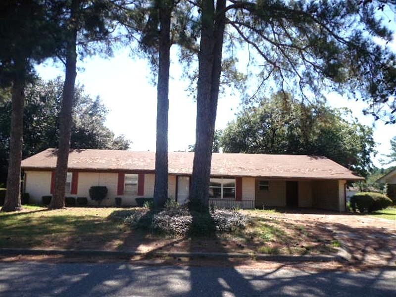 1st image of 2906 Forest Ave