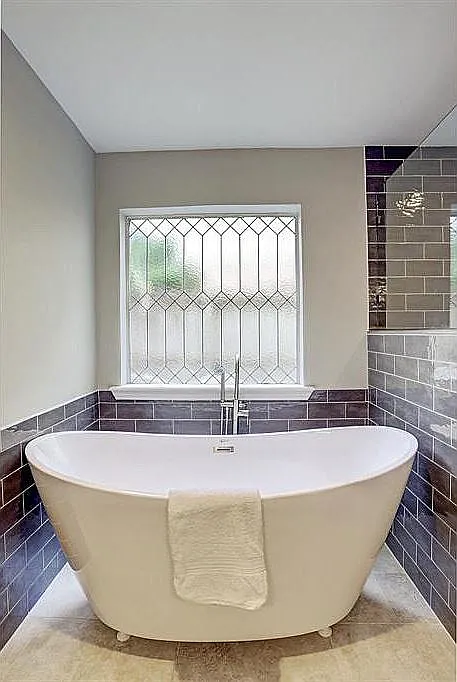 903 Crossroads Dr — Photo 4