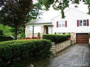 66 Laron Dr, New Rochelle, NY 10804