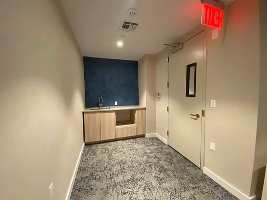 Rented by Lodger Corp | media 18