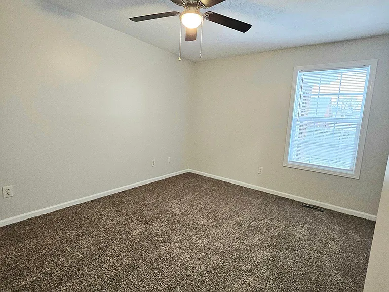 114 Frye Ct — Photo 8