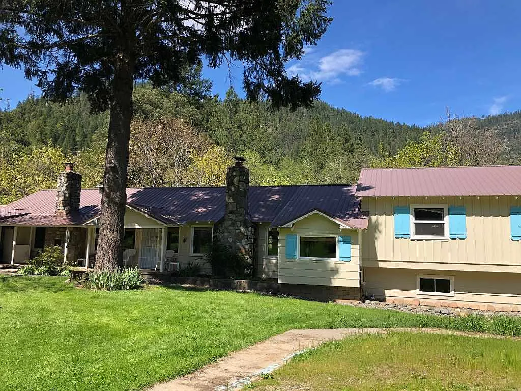 52523 Highway 96 photo 1