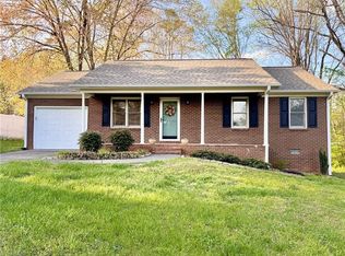 5755 Gayray St, Clemmons, NC 27012