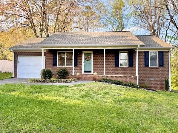5755 Gayray St, Clemmons, NC 27012