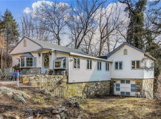 337 Lake Shore Rd, Putnam Valley, NY 10579
