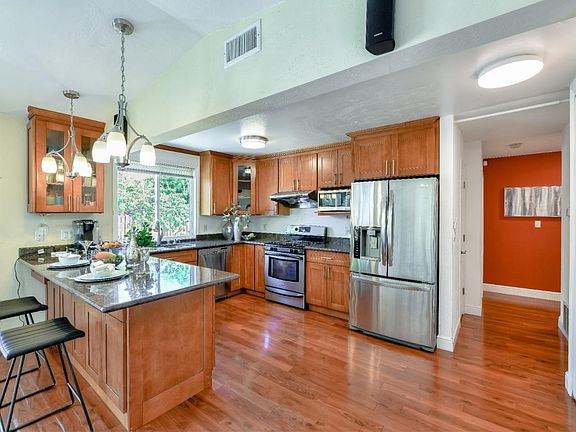 2nd image of 872 Betlin Ave
