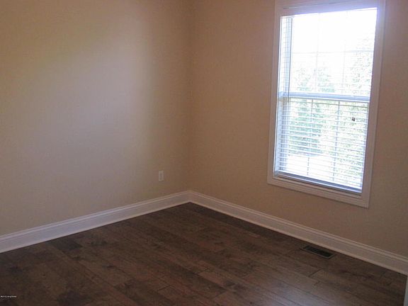 5th image of 404 Cabernet Dr