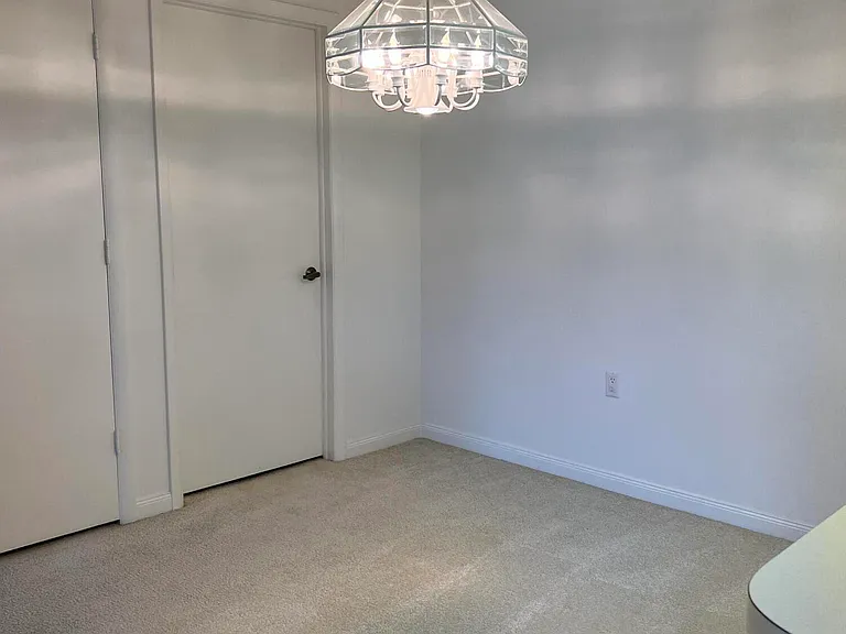 36 Danbury Ct #B — Photo 11