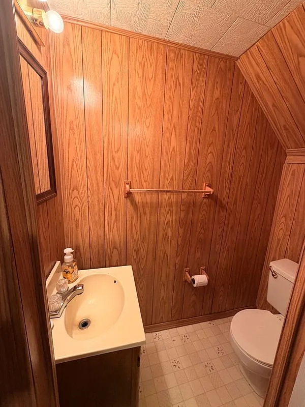 3 bed, 2.0 bath, 1378 sqft, $2,100 — Photo 3