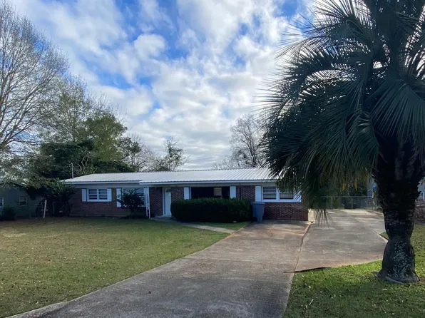 13 Goff St, Daleville, AL 36322