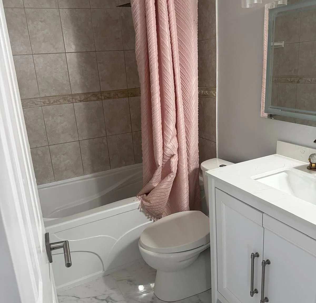 4 bed, $2,950 — Photo 3