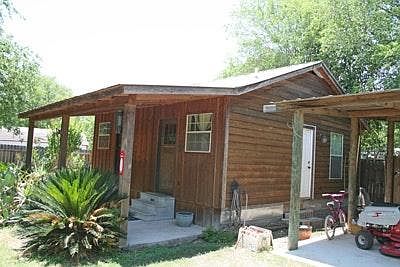 3rd image of 605 Petersburg St