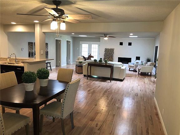 3rd image of 2818 Greenhill Dr