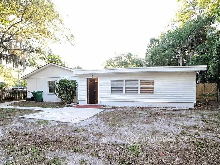 3012 E Waters Ave — Photo 17