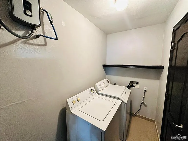 1204 W Fig Ave #2 — Photo 8