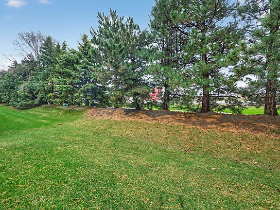 2nd image of 681 Hampshire Dr