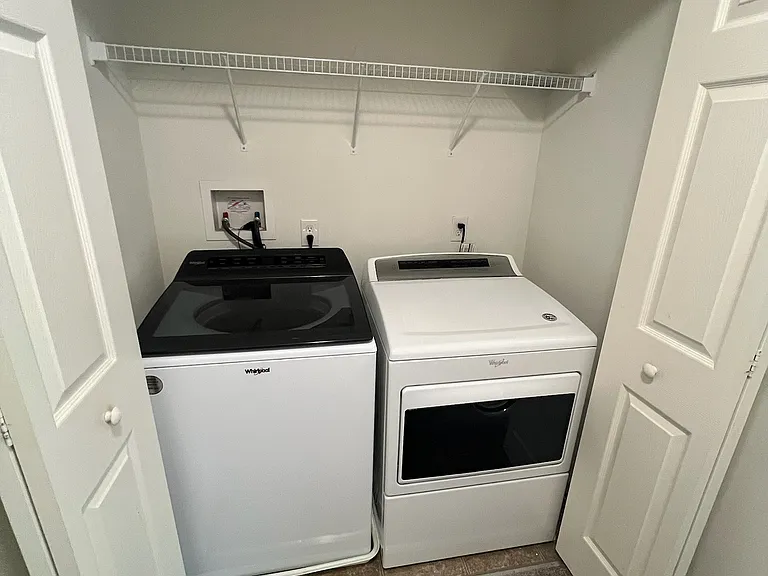 540 Van Dyke Cir — Photo 8