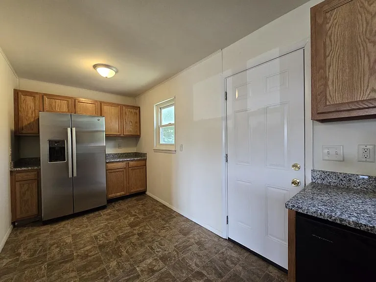 11 Glenwood Dr — Photo 9