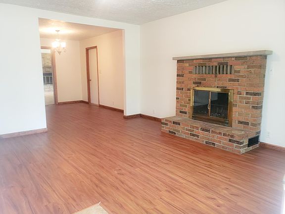 2nd image of 52671 Santa Monica Dr