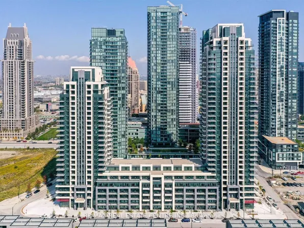 4085 Parkside Village Dr #902, Mississauga, ON L5B 0K9