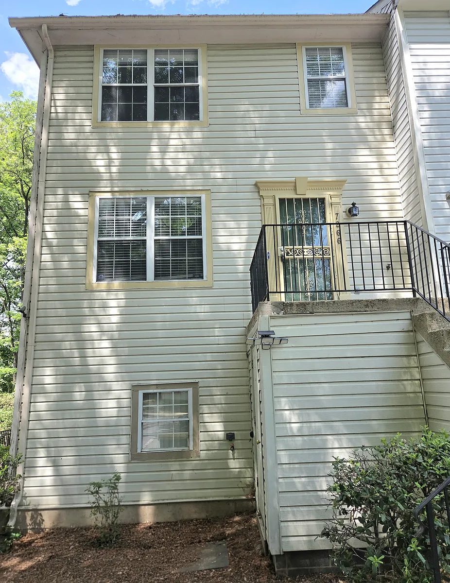 Building Photo - 7266 Mahogany Dr #2