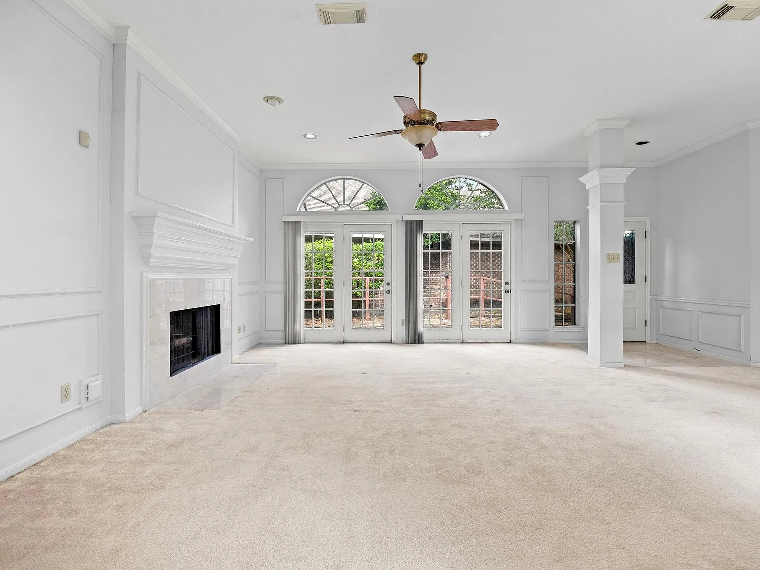 2 bed, 2.0 bath, 2351 sqft, $2,150 — Photo 2