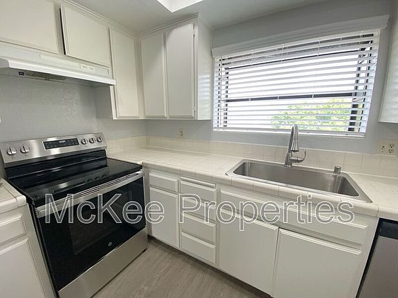 4th image of 4534 W Point Loma Blvd