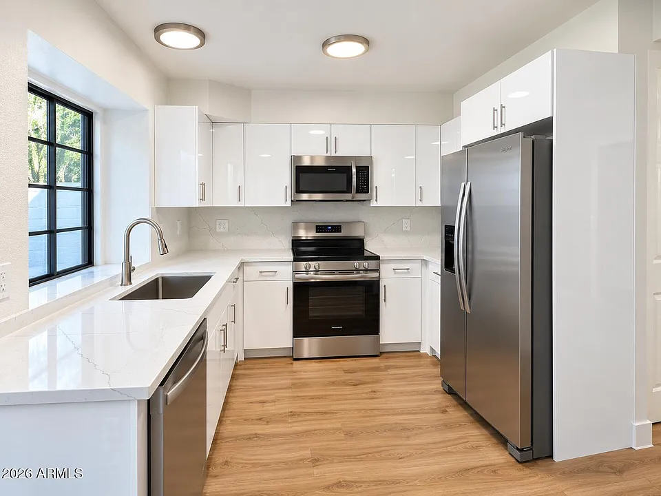 5704 E Aire Libre Ave #1048