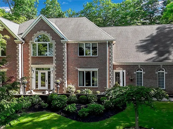 9875 Hollingson Rd, Clarence, NY 14031