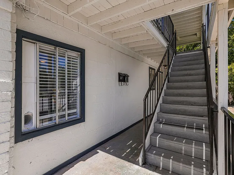 1216 Trinity St — Photo 39
