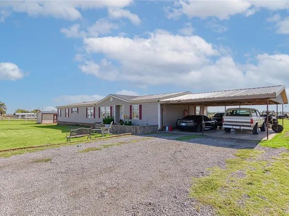 24219 E 1038th Rd, Weatherford, OK 73096
