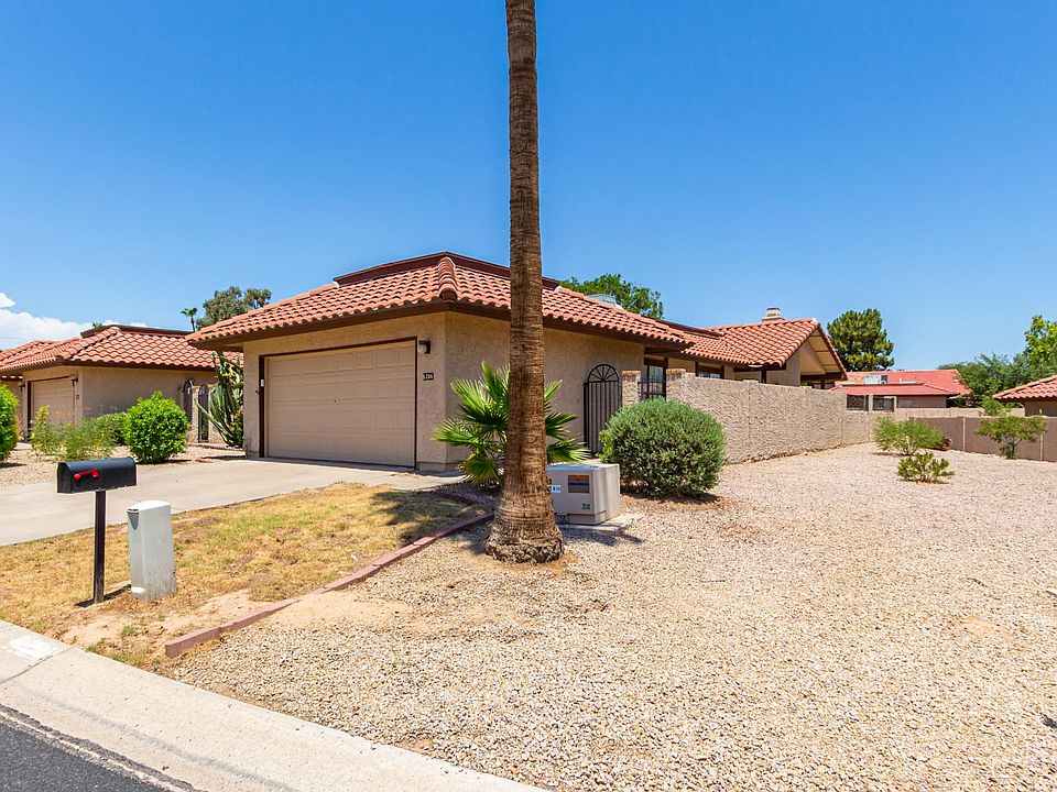Front of Property - Sides to Common Area
