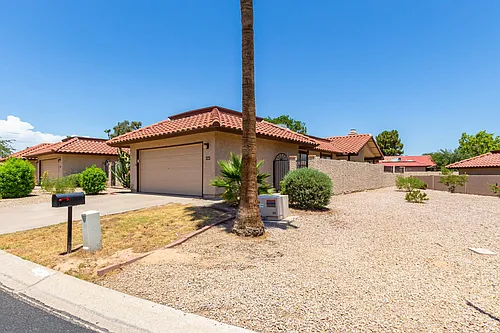 5206 E Half Moon Dr Photo 1