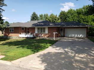 150 N 4th Ave W, Hartley, IA 51346