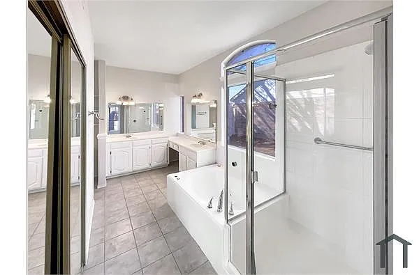 Building Photo - 8402 Trail Lake Dr