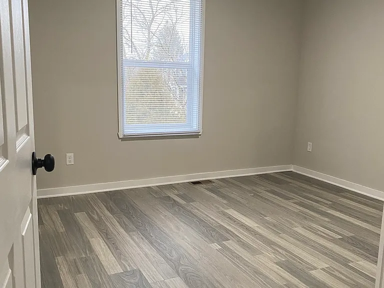 1358 S Main St — Photo 11